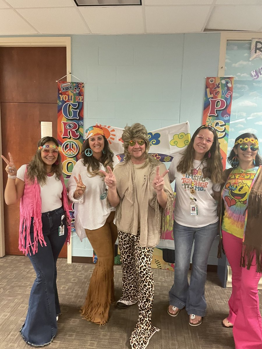 MrsBrookeHale's tweet photo. Some SPE fun to end our groovy book fair week. What a spirited staff we have @BrookeHaleSPE @collierschools @spehawksnaples @ccpsmediacentrs #CCPSMediaspecialist #libraries #mediacenters
#ccpsproud #readersareleaders #spemediafun https://t.co/ghDCsexcJK