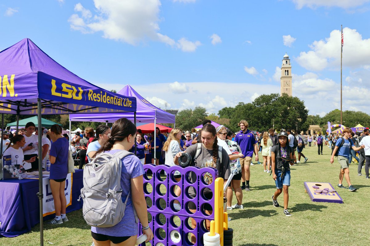LSUResLife's tweet photo. Thank you @LSUcampuslife for hosting another successful Fall Fest! Serving amazing food and fun for everyone! 💜🐅💛

#LSUreslife  #myLSUhome #LSU https://t.co/gx92LNGfyq