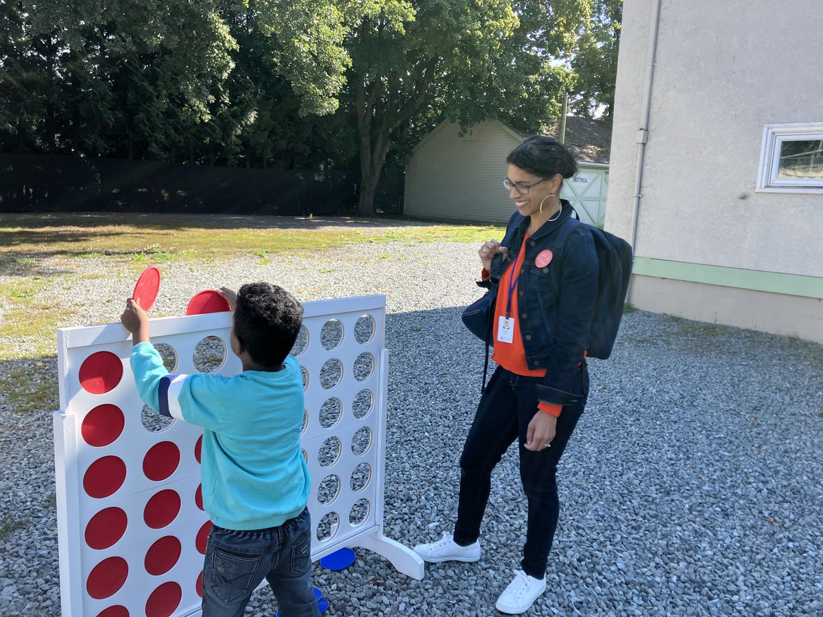 A visit from ⁦<a href="/trtighe/">Tanya Tighe</a>⁩ thankful for the leadership your provide in ⁦<a href="/AbbotsfordSD/">Abbotsford Schools</a>⁩ thanks for coming out to play with our students:)