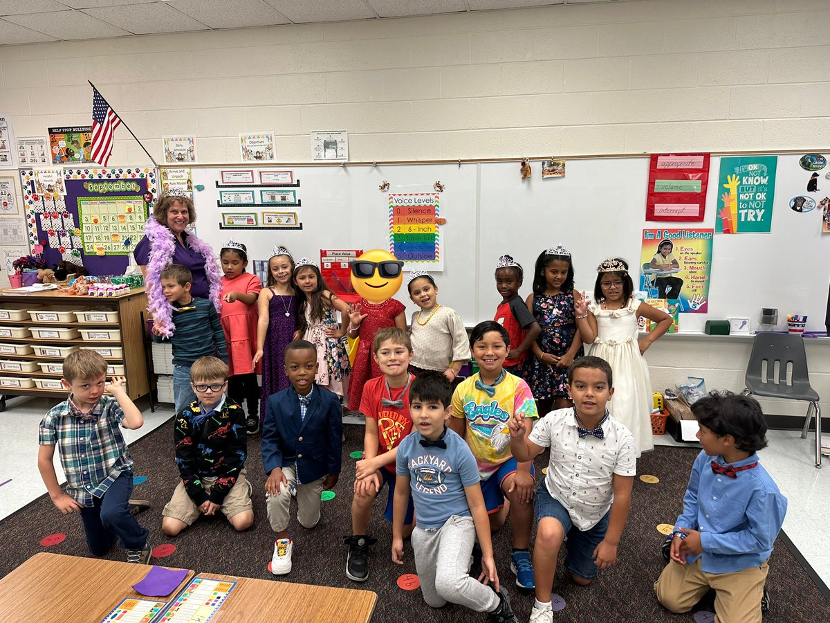 We’re so fancy! @PotowmackES #1stGradeFancy #FancyFriday #BowtiesAndTiaras #SchoolSpiritDays