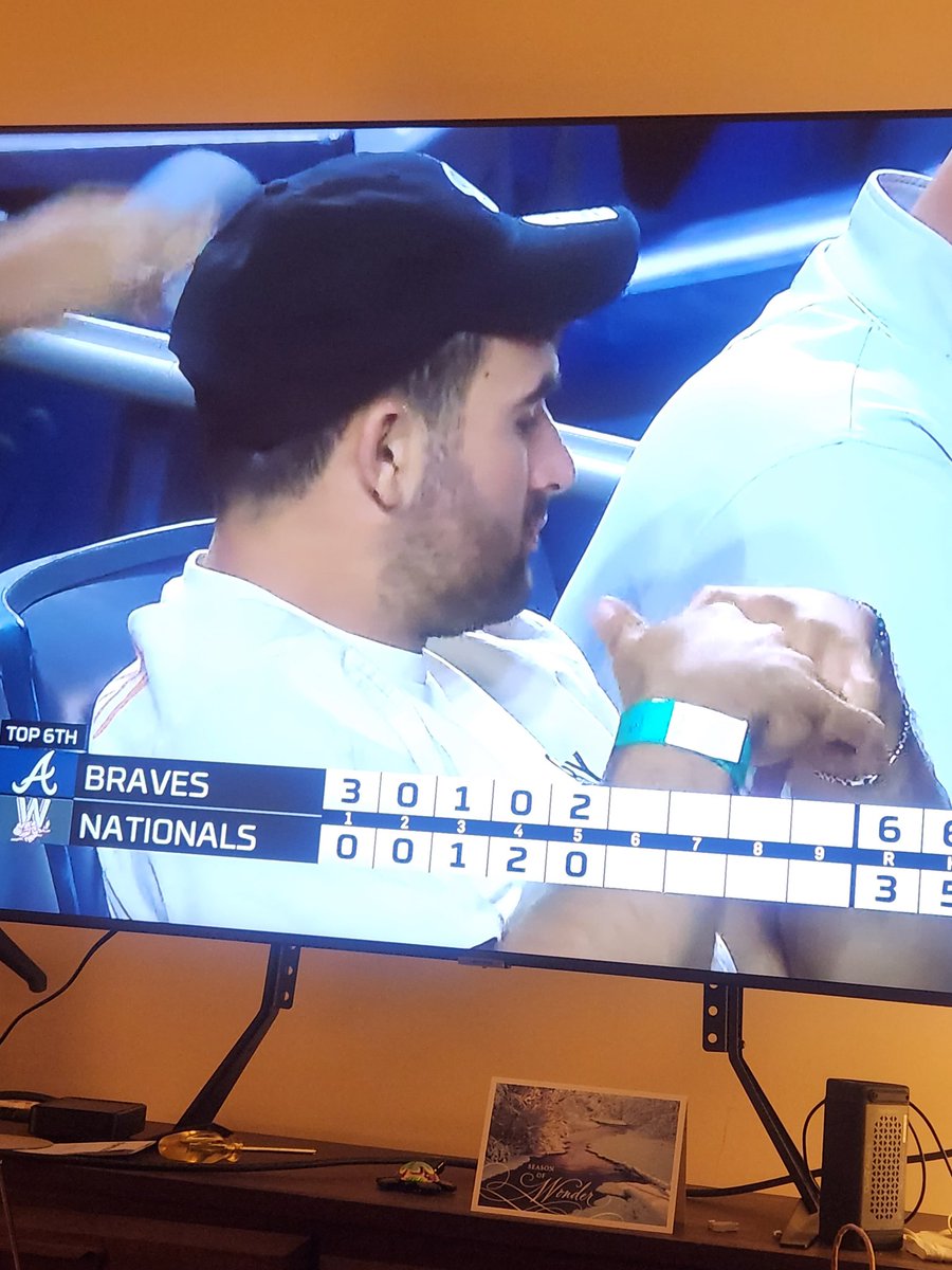 ecl326's tweet image. Our QB is in the building! #CapitalCrossover #SamHowell #HTTC #Natitude