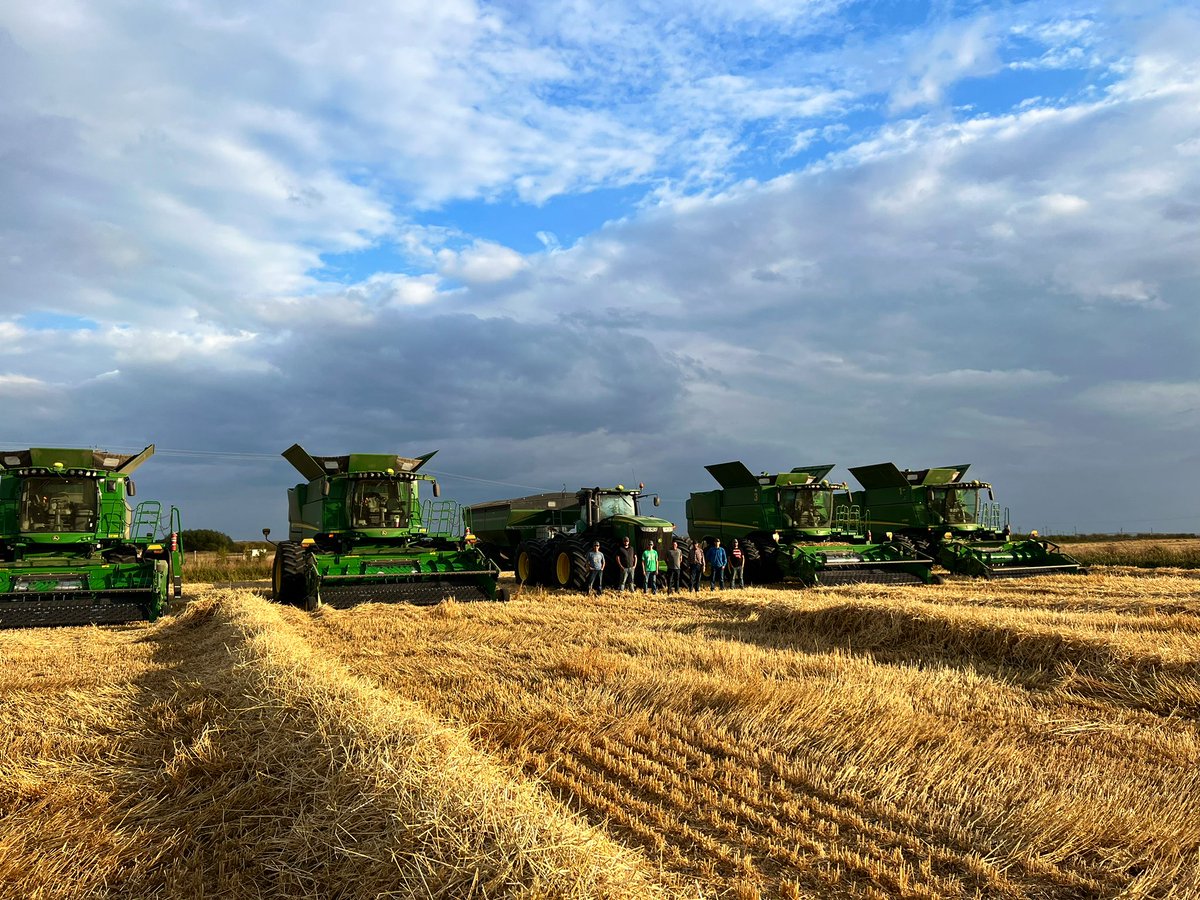 agnathanstamp's tweet photo. Another successful harvest, thanks to the team for working hard and making it happen, missing a few in the picture. https://t.co/yypQ2ZJjJY
