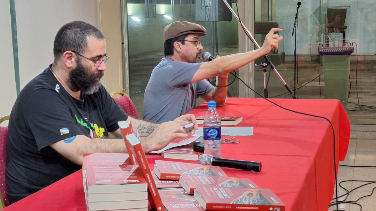 Gran jornada presentando nuestro libro en Posadas