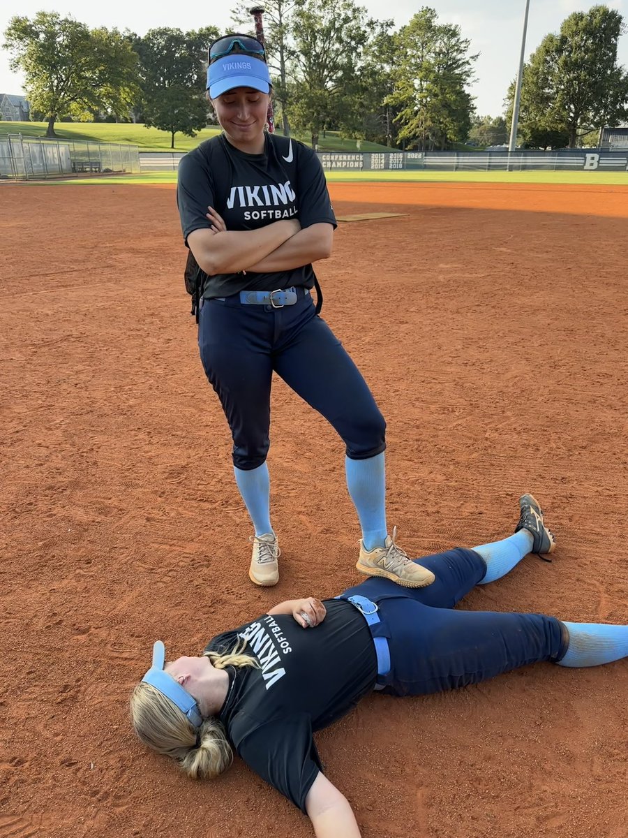 BelcherBradynn's tweet photo. Our All-American catcher @anna_jackson3 felt ‘intimidated’ by me at practice today…can’t say I blame her. She decided to use her bat to teach me a lesson. She may have won this battle, but the war is far from over. #outdidmyself #micro #purplewrist #whatdoesntkillumakesustronger https://t.co/8SO7g7DYjz
