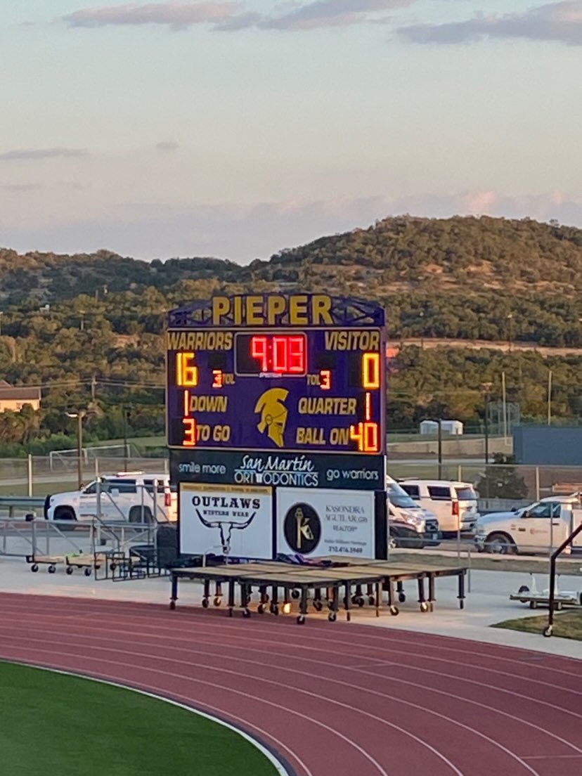 var_austin's tweet image. FAST START | Pieper strikes twice early vs Bastrop | #WEEKFIVE | #TXHSFB