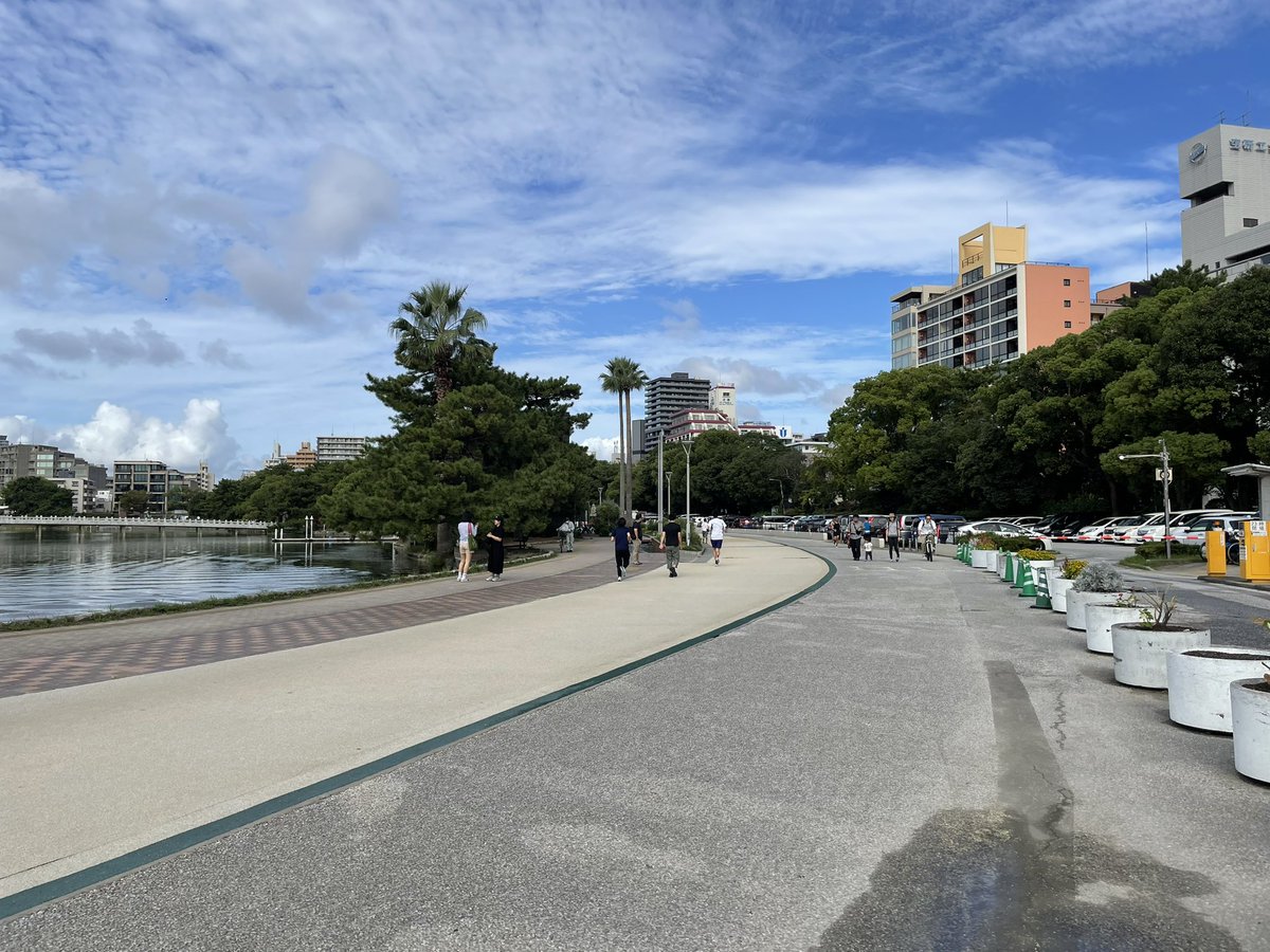 myrunning_imari's tweet photo. #大濠公園
とりあえず下見に行ったらランナーの多さにびっくりです！！

#ランナーの聖地
 と、言われるだけあって確かに道幅も広くて走りやすそう、、、

夕方以降で走ります。

#ランニング
#マラソン https://t.co/IBOw6GBFnr