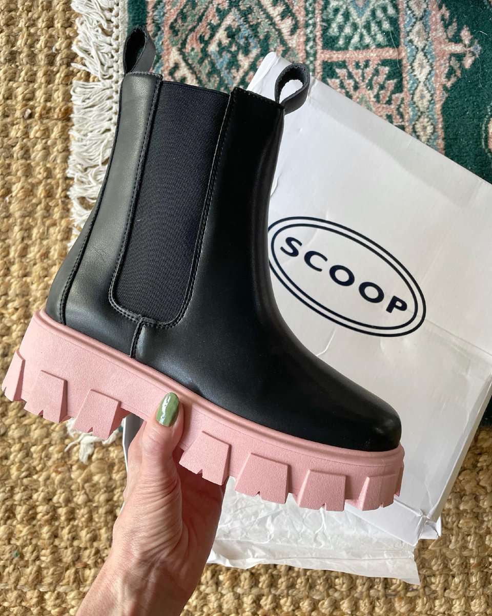 Chelsea boots with a bit of an edge. 🖤🩷Also comes with a green sole! 🖤💚 Limited sizes left so scoot over to our stories or bio for the link! #whoawaitwalmart @walmart #walmart #chelseaboot #fashion