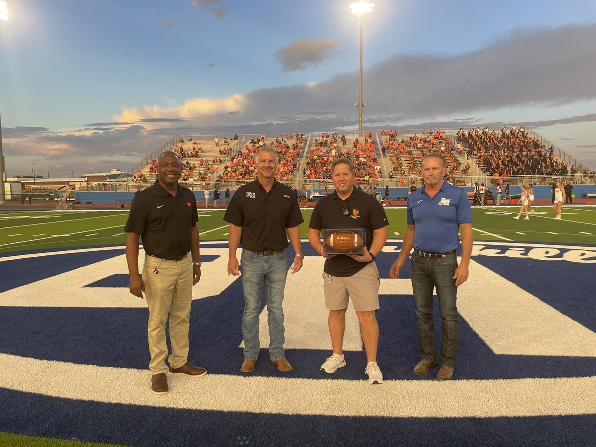 lpisd's tweet image. We offer many thanks to Barbers Hill ISD for making us feel at home this season while the new Bulldog Stadium is being built. Now, let’s play some football! #LPLegacy #OneTeamOneHeartbeat