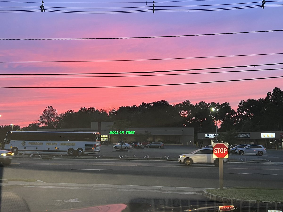 The calm before the storm.  

#njweather #Ophelia #weekendweather #weathernerd

@nynjpaweather @nymetrowx @NJWxNews @NWSNewYorkNY