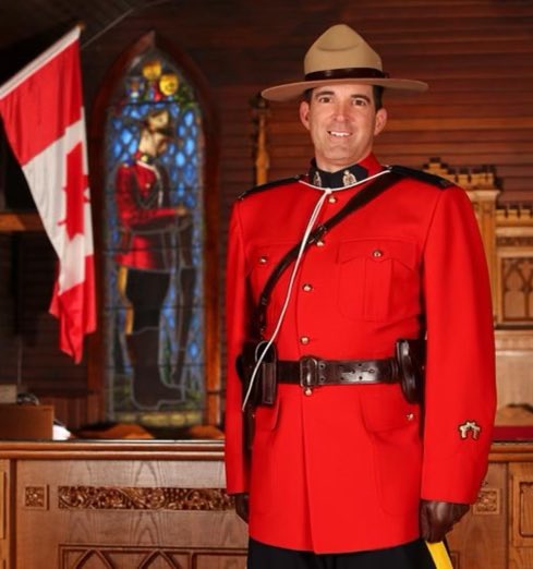 The entire @NewWestPD team sends our condolences to the family and friends of Cst. Rick O’Brien. We also stand with his @rcmpgrcpolice family as they mourn this tragic loss. Another hero lost.
