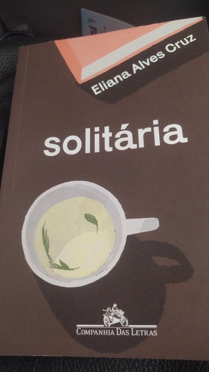 Jogsabino's tweet photo. Alô @cruz_elianalves. Acabei de ler Solitária, ler não, devorar.
Muito bom. Me impactou muito o Jurandir cuidados dos filhos sozinhos.   Eu via e ouvia cada personagem, quero dizer que eles são tão reais, parece que conhecemos.
Parabéns!  ",Capela"  me arrebatou! Lindo demais! https://t.co/wJhJLbtqr3