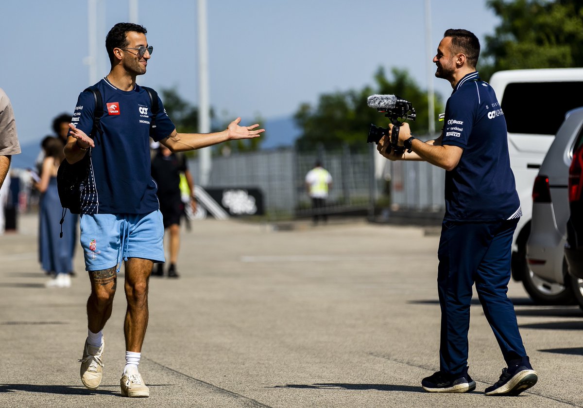 F1's tweet photo. Another year of Danny Ric, another 366 days of smiles 😁 

#F1 @danielricciardo https://t.co/mB9dRZkr7r