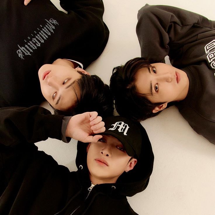skz_straystays's tweet photo. 3RACHA IN THE BIG APPLE
#3RACHAFireUpGlobalCitizen #GlobalCitizenFestival https://t.co/ohd5PkE3EX