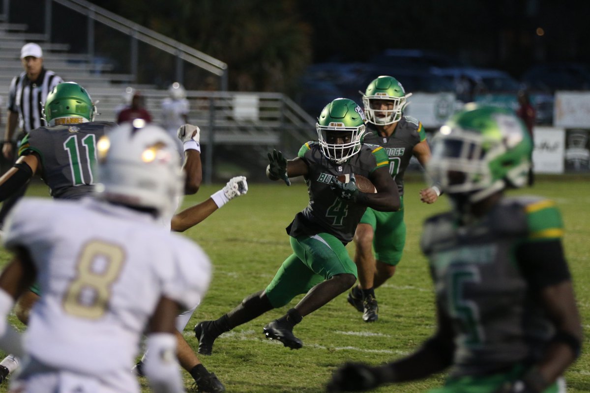 Marquavious Owens has more than 100 yards in the first half with his two touchdowns for Suwannee