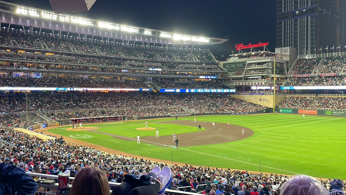 TwinsAfterDark's tweet photo. Happy #ClinchDay, Twins Territory! https://t.co/BkwbLzTEa5