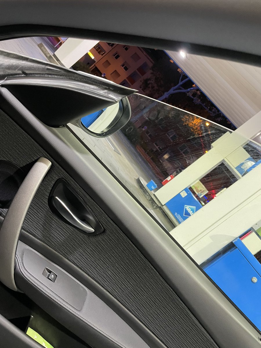 Birgit_Haase's tweet image. Nachts, wenn vermeintlich alles schläft… #Tanke