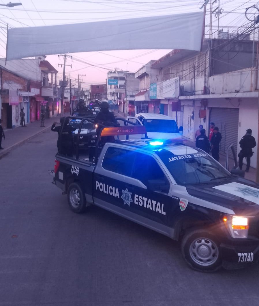 Se restablece el orden y la seguridad en el municipio de Cárdenas. Para mantener la tranquilidad se realiza patrullaje nocturno en colonias y rancherías de esta demarcación.

Se exhorta a los ciudadanos a evitar difundir rumores o información falsa para no alarmar a la población.