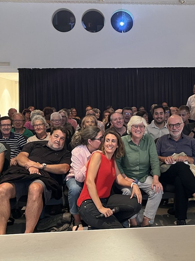 ClaraPonsati's tweet photo. Moltes gràcies a tothom que m'ha acompanyat avui a Palafrugell. La conversa ha estat intensa i enriquidora. Som i serem! https://t.co/hYqpKDBJQn