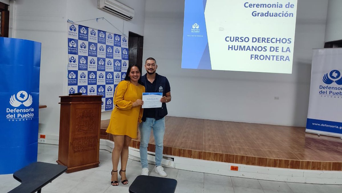 DefensoriaCol's tweet photo. 📖Regional #Amazonas culminó #CursoDerechosHumanosDeLaFrontera dirigido a líderes sociales de #Leticia, #Tabatinga (Brasil) y #SantaRosa (Perú). El espacio académico, que tuvo duración de un año, brindó herramientas para liderar  la protección de los #DDHH en estos tres países. https://t.co/NiBguKHfcz