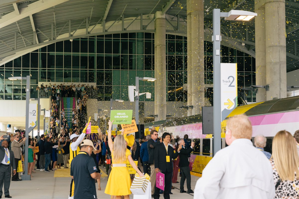 Kissimmee's tweet image. 🚆 All aboard! @GoBrightline has officially rolled into Orlando🌟 Are you already plotting your first train ride between Orlando and Miami? Share your plans!
#RideBrighter #GoBrightline #OrlanGO #ExperienceKissimmee #MyKissimmee #Brightline #thingstodoinkissimmee