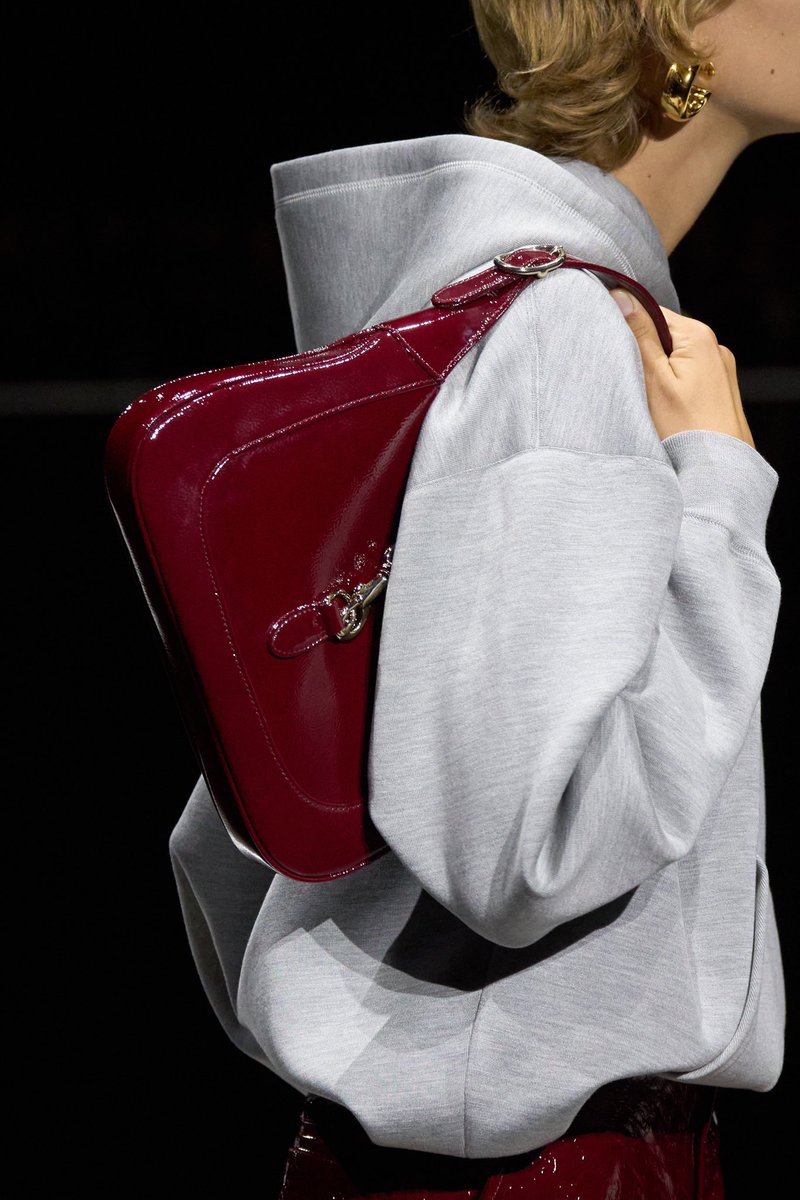 pYSLrada's tweet photo. cherry red at gucci ss24🍒 https://t.co/MPuiGiZGgf