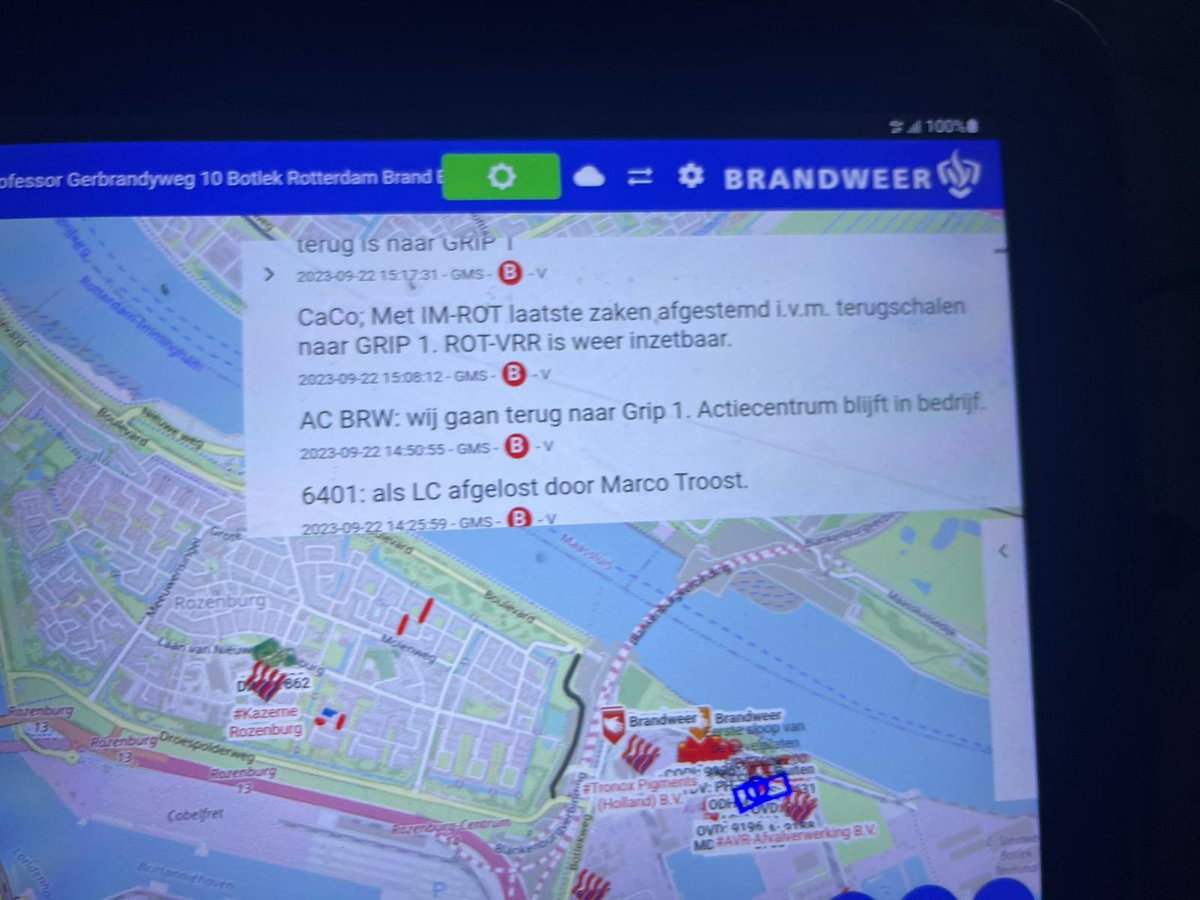 Vandaag ingezet als Leider Copi bij zeer grote brand in Rotterdam-Rijnmond. Goed dat wij  elkaar als regio's helpen en daarvan mooi gelijk leren. #vrr #vrzhz #avr #lerenvanelkaar