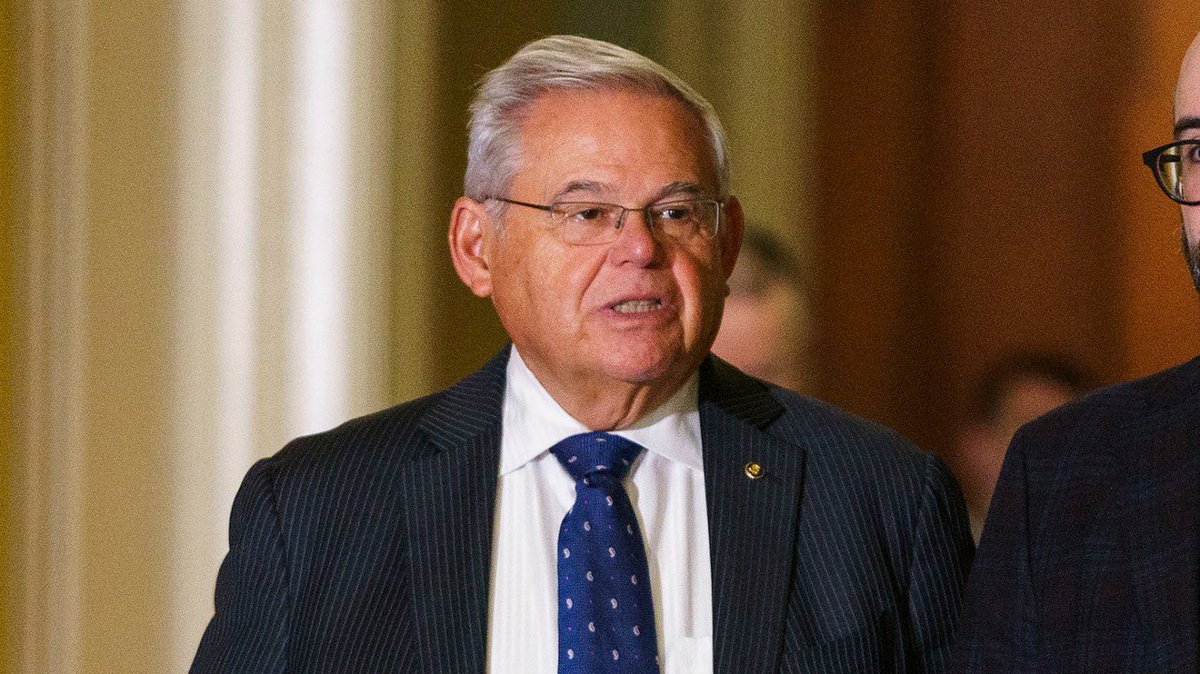 thehill's tweet photo. #BREAKING: Menendez steps down as Foreign Relations chairman after indictment https://t.co/MQe64888Vz https://t.co/L8Uwg6iisk