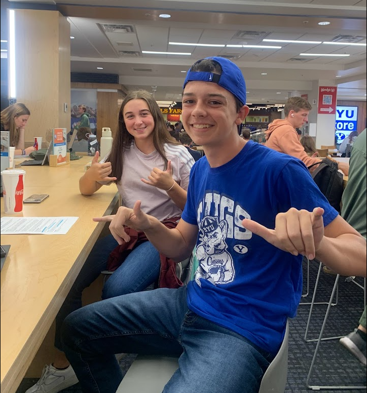 byustore's tweet photo. Happy Rep the Y Friday Cougs! Wear your Fan Attire on campus every Friday for a chance to be featured on the BYU Store Instagram!

#reptheY #BYUfan #BYUStore #BYU #gamedayshirts #BYUblue https://t.co/SLtIayRDmZ