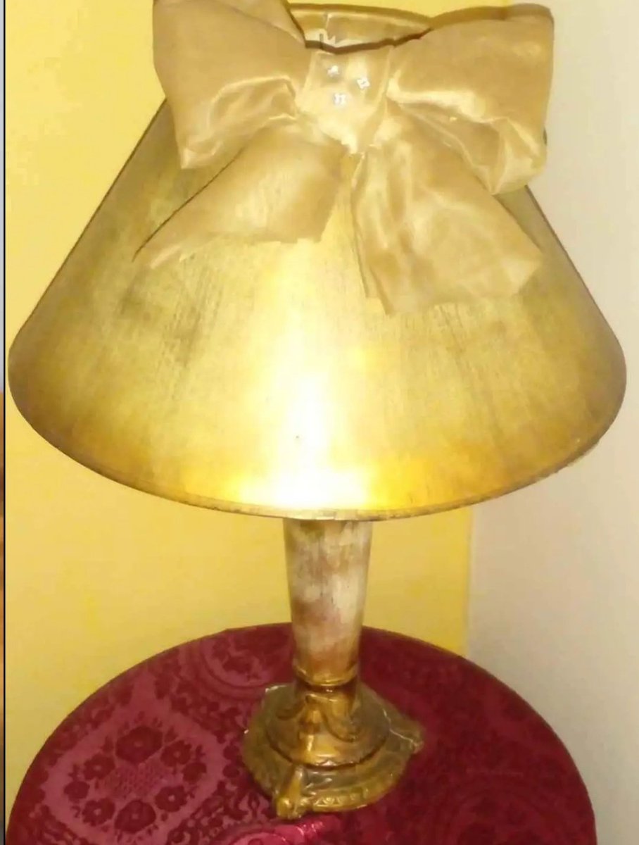 EdnerAle's tweet image. -Psicólogo: La lámpara Sia no existe.

-La lámpara Sia: