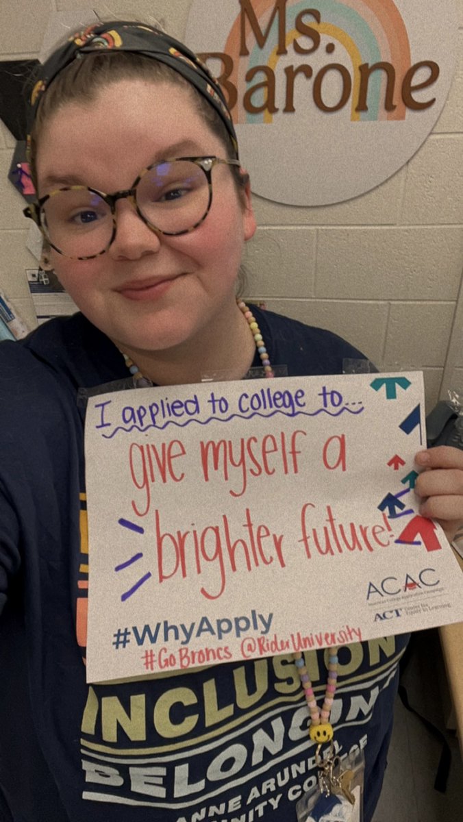 #WhyApply Day here at @MarleyMSAACPS! 

Thankful to @AnneArundelCC, @PHITHETAKAPPA, and @RiderUniversity for helping me build a brighter future and showing me the #CCSmart way to get a college education! Proud to be a role model for students in my community. 💙💛🍎