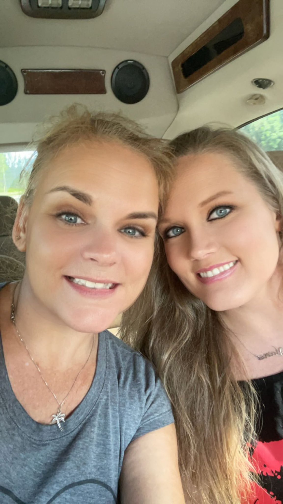 I love my wifey @VictoriaPeaks and I https://t.co/9oM7P0NerC