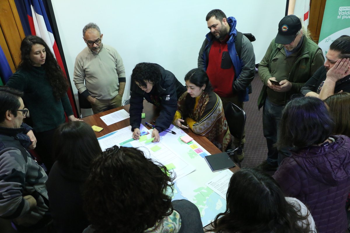 Esta mañana participamos del primero, de varios talleres para construir el plan de manejo del Santuario Angachilla. 

La instancia enfocada para Servicios Públicos y actores privados, fue organizada por <a href="/FORECOS/">FORECOS</a> y la Corp. Humedales de Angachilla y  contó con buena participación