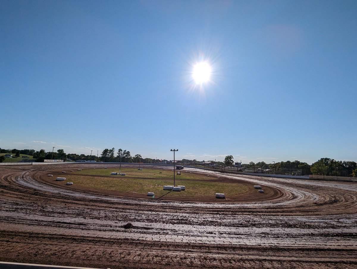 Mike Leone (@mikevleone) on Twitter photo Made it to <a href="/SkylineSpeedway/">Skyline Speedway</a> for 410 Sprints & Super Late Models on a sunny 78-degree day. Was rained out here in 2012 so tonight will be my first race here since 2008 Made it to <a href="/SkylineSpeedway/">Skyline Speedway</a> for 410 Sprints & Super Late Models on a sunny 78-degree day. Was rained out here in 2012 so tonight will be my first race here since 2008