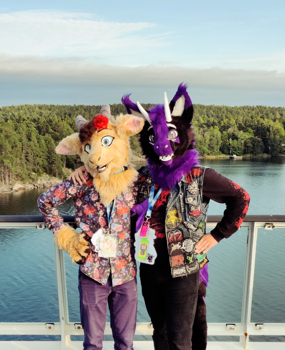 fiffebaa's tweet photo. Gote and derg on a boat!
#FursuitFriday #FurFloat #FurFloat2023
๐ท @Aaron_Yeen https://t.co/kvaFEqqWIk