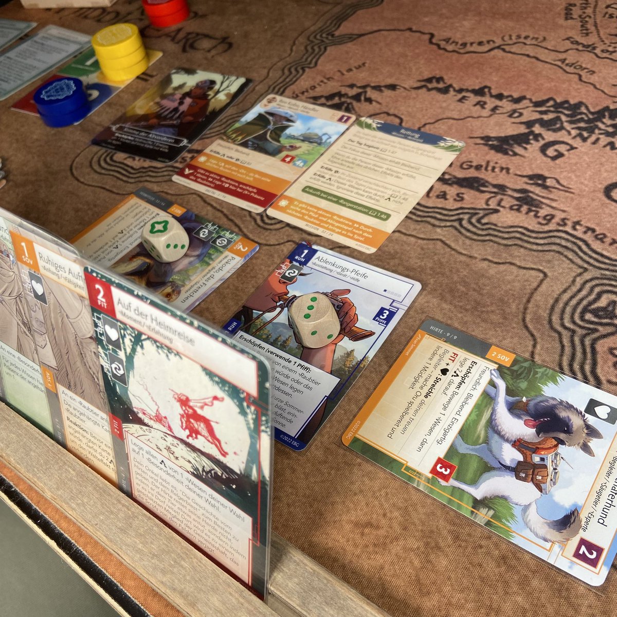 Und noch ein #EarthborneRangers One-Shot: Vermisste Person. Pokodo und Oro sind schon wirklich eine Wahnsinns-Unterstützung. Das Reisen fiel mir mit dem Deck etwas schwer, muss mal sehen, was man da noch machen kann … #brettspiele