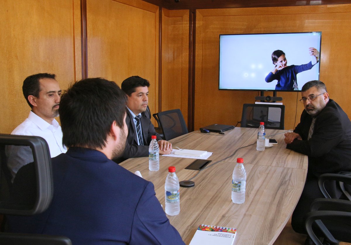 El MINNA y <a href="/PYCiberseguro/">Paraguay Ciberseguro</a> buscan fortalecer la protección online de niñas, niños y adolescentes, mediante capacitación a los padres sobre el acceso temprano a internet y el acceso irrestricto a plataformas digitales no acordes al rango etario. 🇵🇾

➕🔗 goo.su/CTWmksz
