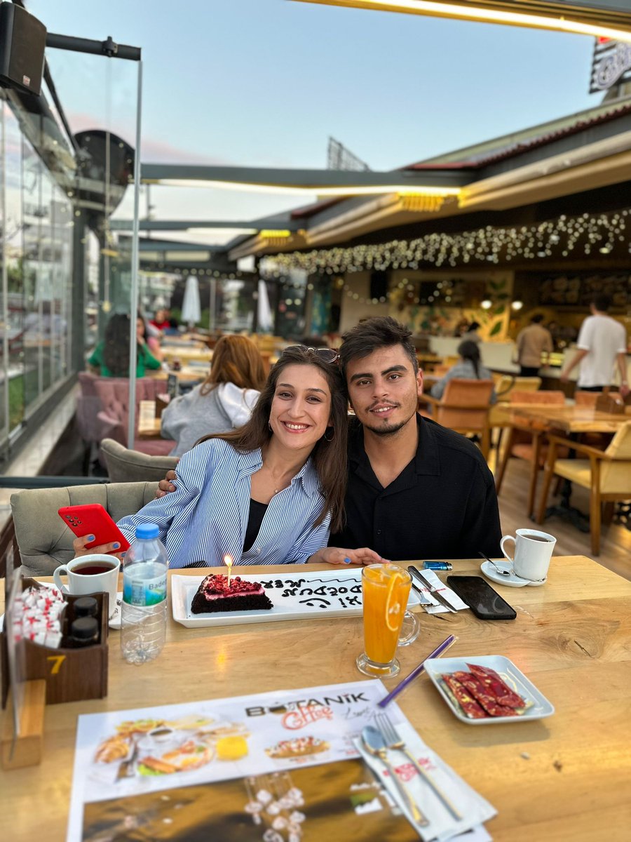 İyikiii doğdunnn sevgilim💙🥰🥰