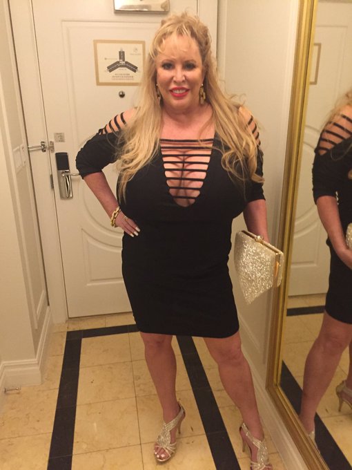 I&rsquo;m at doctors office. My last check up with surgeon. Don&rsquo;t  forget about Chicago October 15 to the 18th<a href="/tag/throwbackthursday"class="tags"><span>#throwbackthursday</span></a>