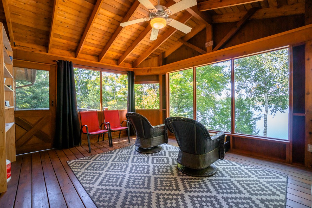 Last minute booking alert. Pickerel Peak is available for the last week of September. Enjoy this comfortably characteristic, Muskoka style cottage. Book your lakeside escape with Ontario Cottage Rentals today.

#myOCRvacation
