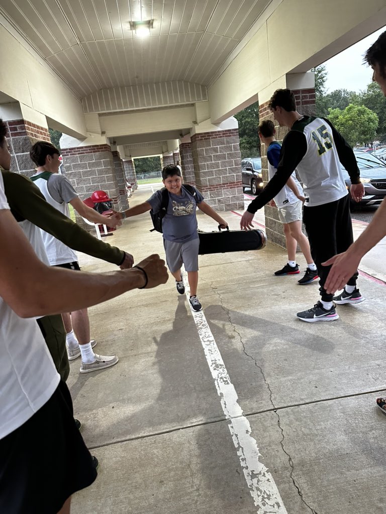 🙏🏼 Bringing that Friday energy at Russellville Middle School! #FightOn