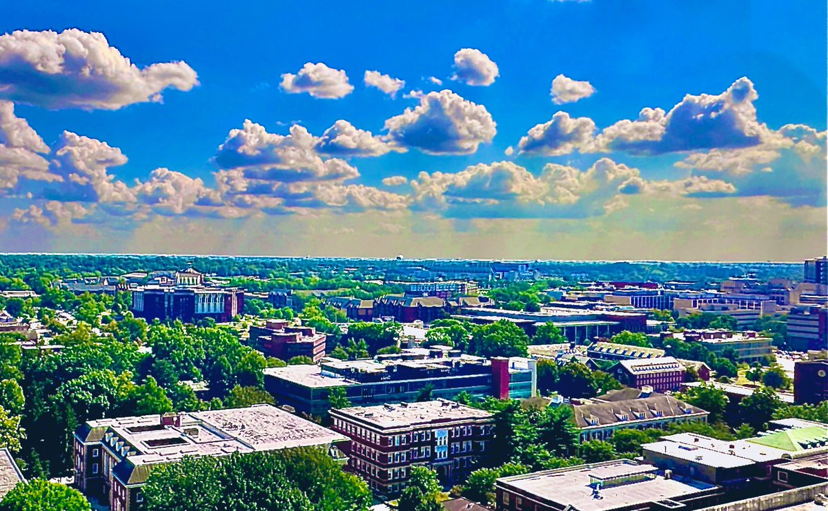 Mr_FrazierKY's tweet image. Celebrating the centennial anniversary of the @ukpoliscidept 💙

Ventured "off agenda" and captured some amazing shots of @universityofky and @LexingtonKyGov @VisitLEX 

#SeeBlue #BBN #UofKy