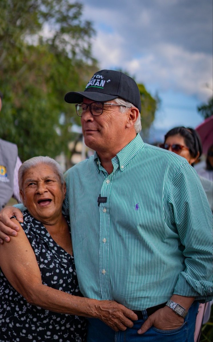 jclopezcastri's tweet photo. 🚧 Más de 30 años esperaron los habitantes del barrio Tomás Cipriano para ver su vía en mejor estado. 

Sabemos que estas obras representan calidad de vida, por ello ya está en marcha #PopayánATodaMáquina para intervenir 300 nuevas calles. https://t.co/FLLAnY81lg