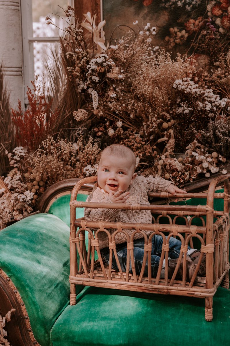 VM_Tesla's tweet image. Baby’s first fall 🍂🤎