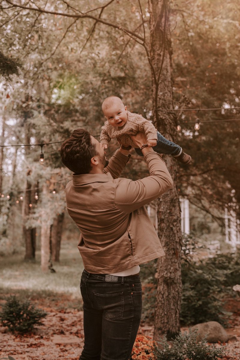 VM_Tesla's tweet image. Baby’s first fall 🍂🤎