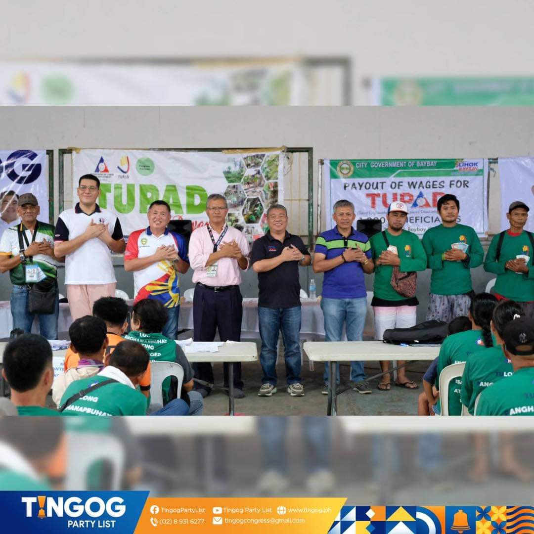 LuffyH33462's tweet photo. A program was conducted in the town of Baybay City headed by the Tingog Party list together with the Livelihood Assistance to Our Disadvantaged/Displaced Workers (TUPAD).

#TingogPartylist 
#SpeakerMartinRomualdez 
#AlagangTingog https://t.co/ArdisfJGvC