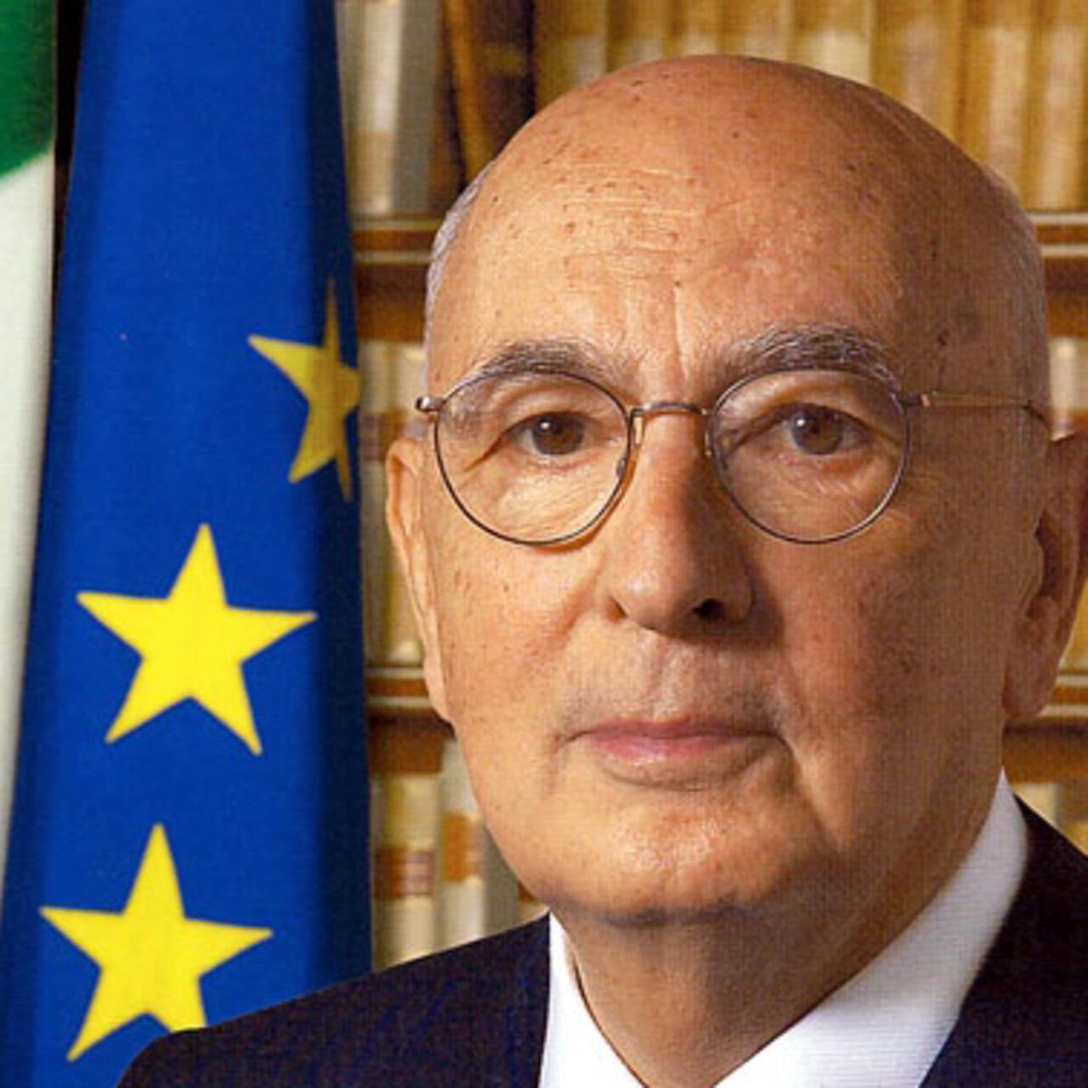 Un grand européen s’éteint. Giorgio Napolitano aura lutté sa vie durant contre le fascisme, l’extrémisme et le populisme. Président, parlementaire, militant, il aura fait de la démocratie le sens de son engagement. Et de l’Europe la passion de sa vie. C’était un ami de la France