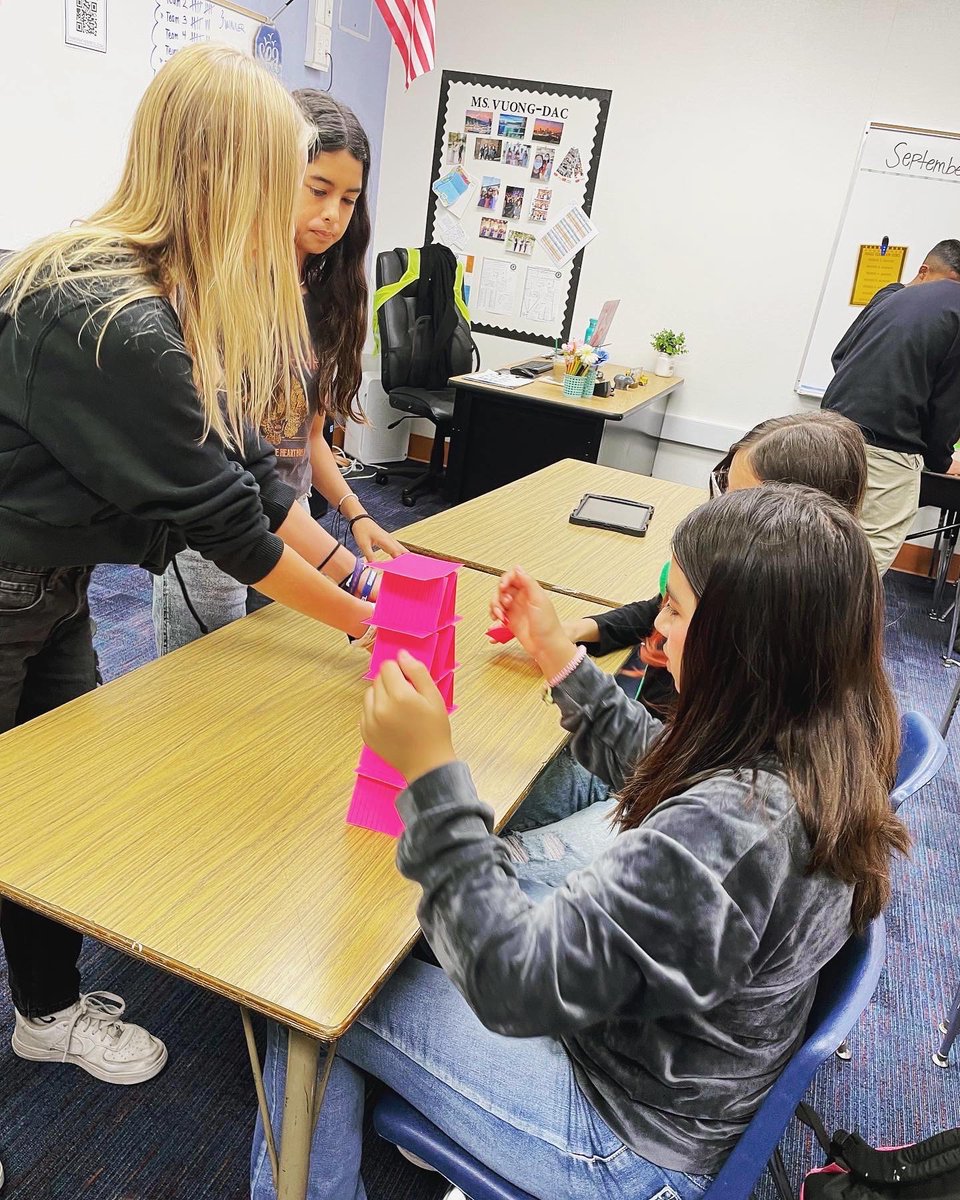 MsVuong_Dac's tweet photo. In Advisory, we played Tallest Tower! ๐ข Using only index cards, the students had to make the tallest free-standing structure.๐คฉ #parksbest2years ๐พ #TheParksWAY ๐ #fsdlearns ๐ซ #communitybuilding ๐ฅ #teamwork ๐ค @ParksJHS https://t.co/jKN3JxPwAT