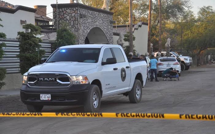 FISCALADEINVES1's tweet photo. LA POLICIA MAS CORRUPTA DE TAMAULIPAS EL TERROR DE LOS FRACC PRIVADOS..
AYER REVENTARON UNA CASA EN LAS QUINTAS SIN ORDEN JUDICIAL AL NO VER NADA , NI ADIOS DIJIERON 
@FGJ_Tam
@FuriaTinta
@eldereynosa67
@sincensuratamps
@TampsNriesgo
@VaxTamaulipas
#reynosafollow https://t.co/DrO9yf3MxZ
