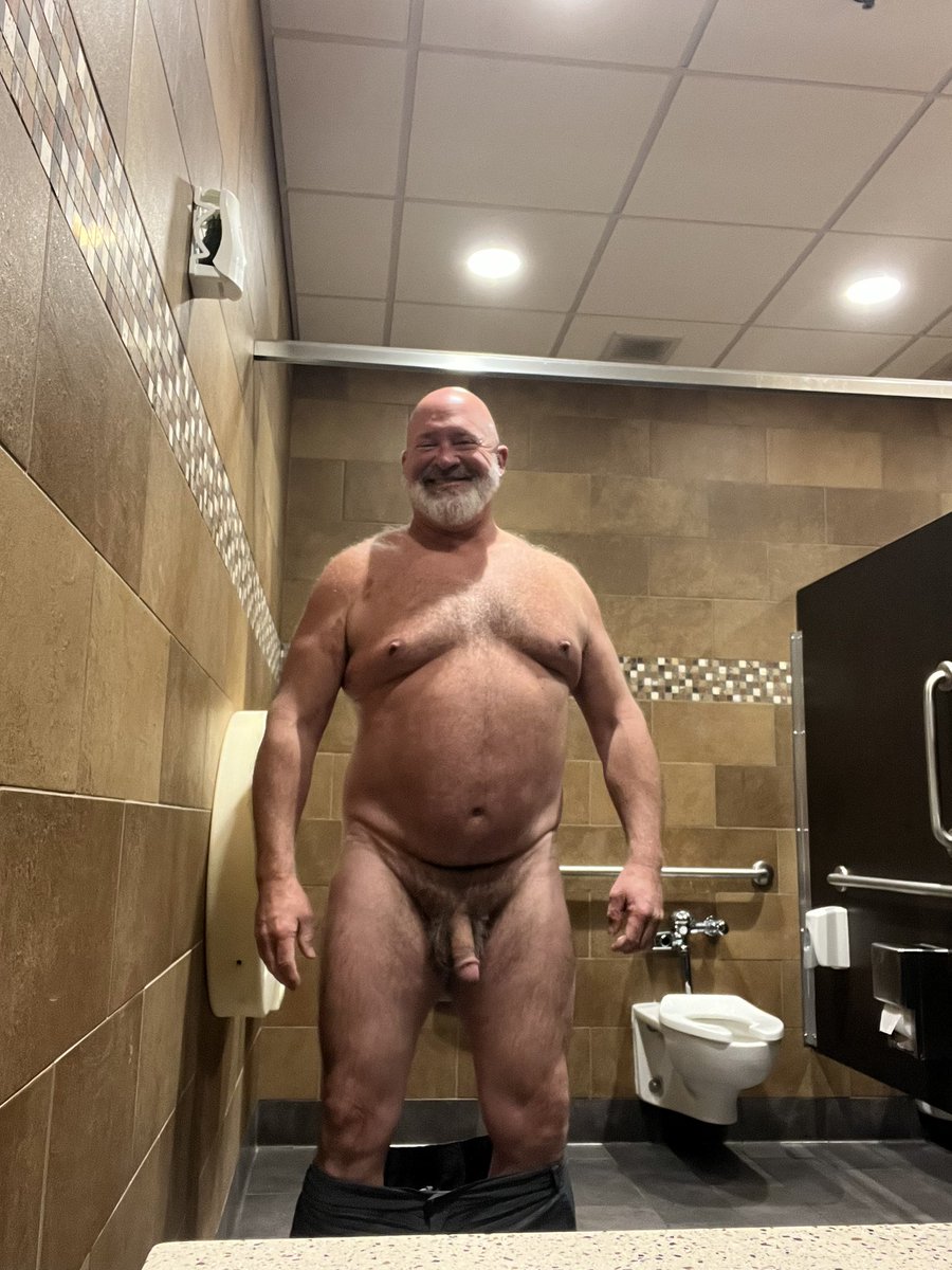 OVBearAndy1's tweet photo. @zeke_russl Happy Friday!!! https://t.co/3Y8YHyoTQb
