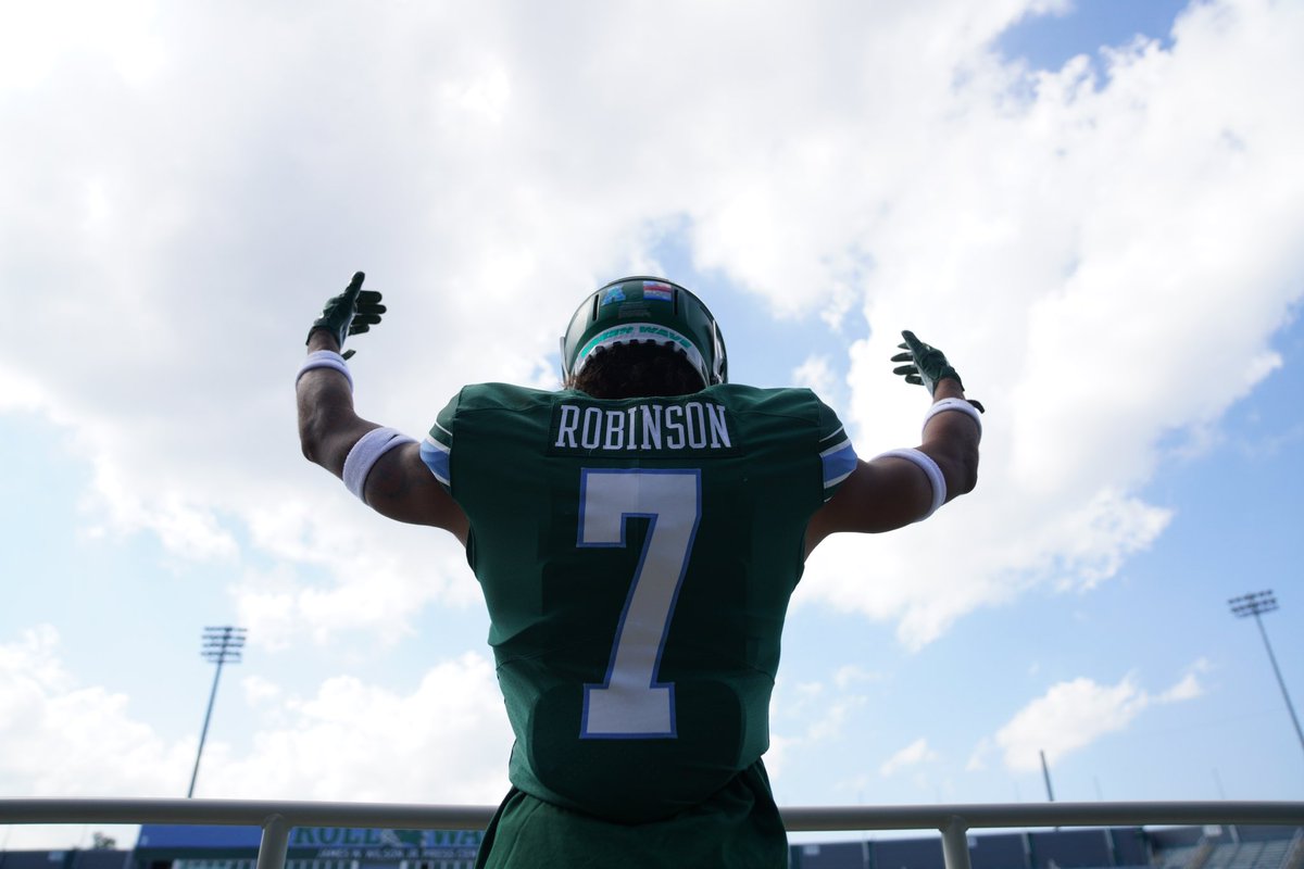 TulaneEquipment's tweet image. Game 4
🟢🟢🟢

#RollWave